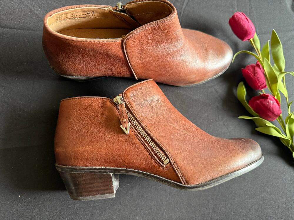 Vionic Jolene Brown Burnished Ankle Bootie Size 10